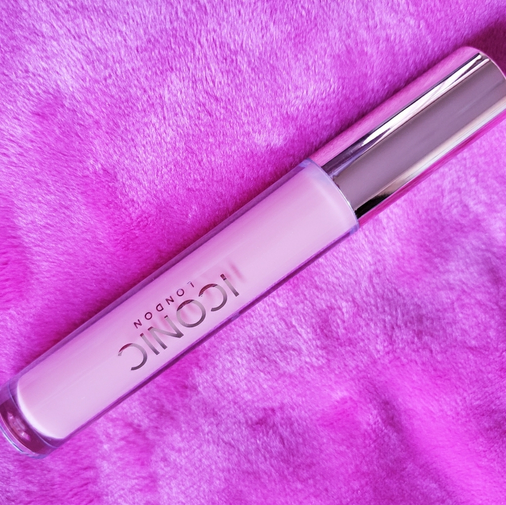 Iconic London lip plumping gloss